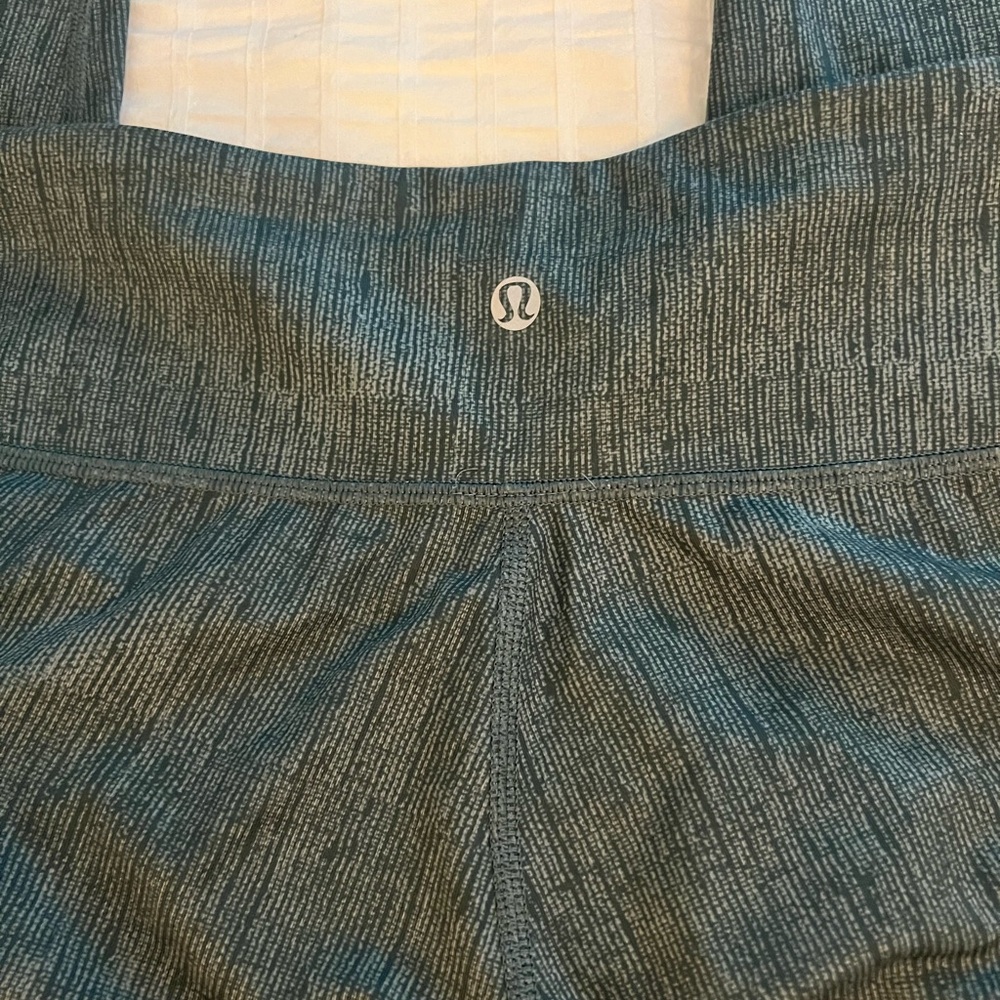 #10 Lululemon athletica Women's Size 4 Green Gray and Gray Leggings - Picture 2 of 3